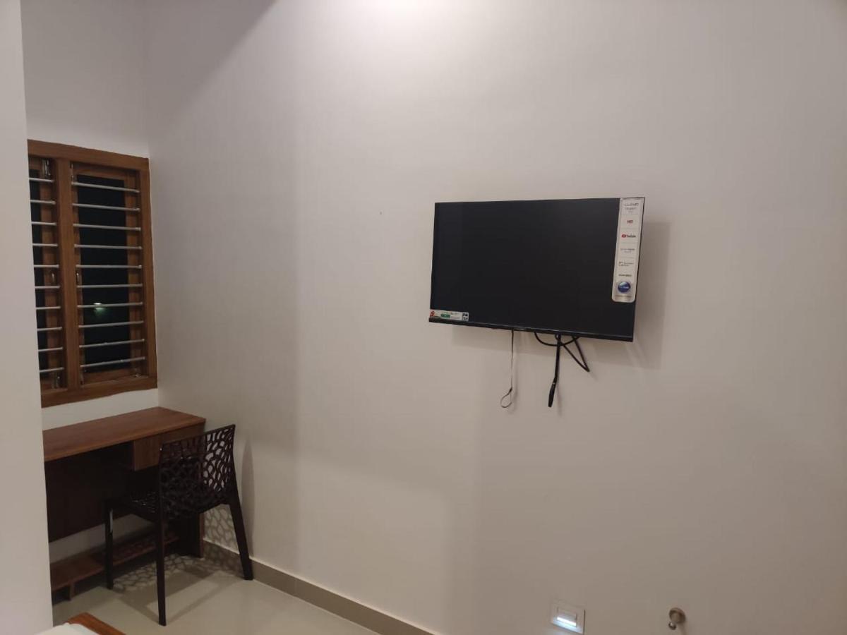 Sri Balaji Lodging Hotel Tiruchchendur ภายนอก รูปภาพ