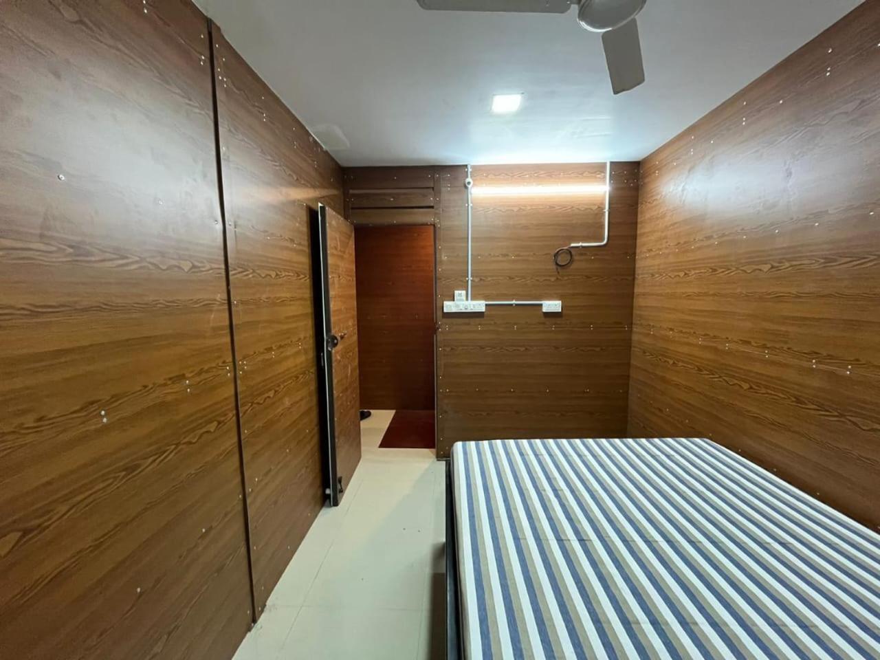 Sri Balaji Lodging Hotel Tiruchchendur ภายนอก รูปภาพ