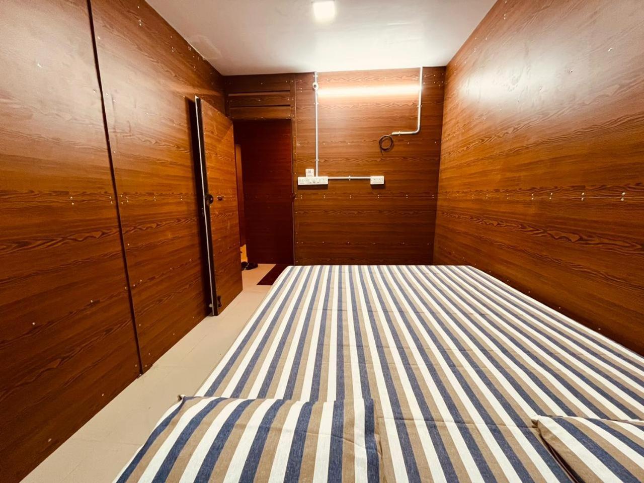 Sri Balaji Lodging Hotel Tiruchchendur ภายนอก รูปภาพ